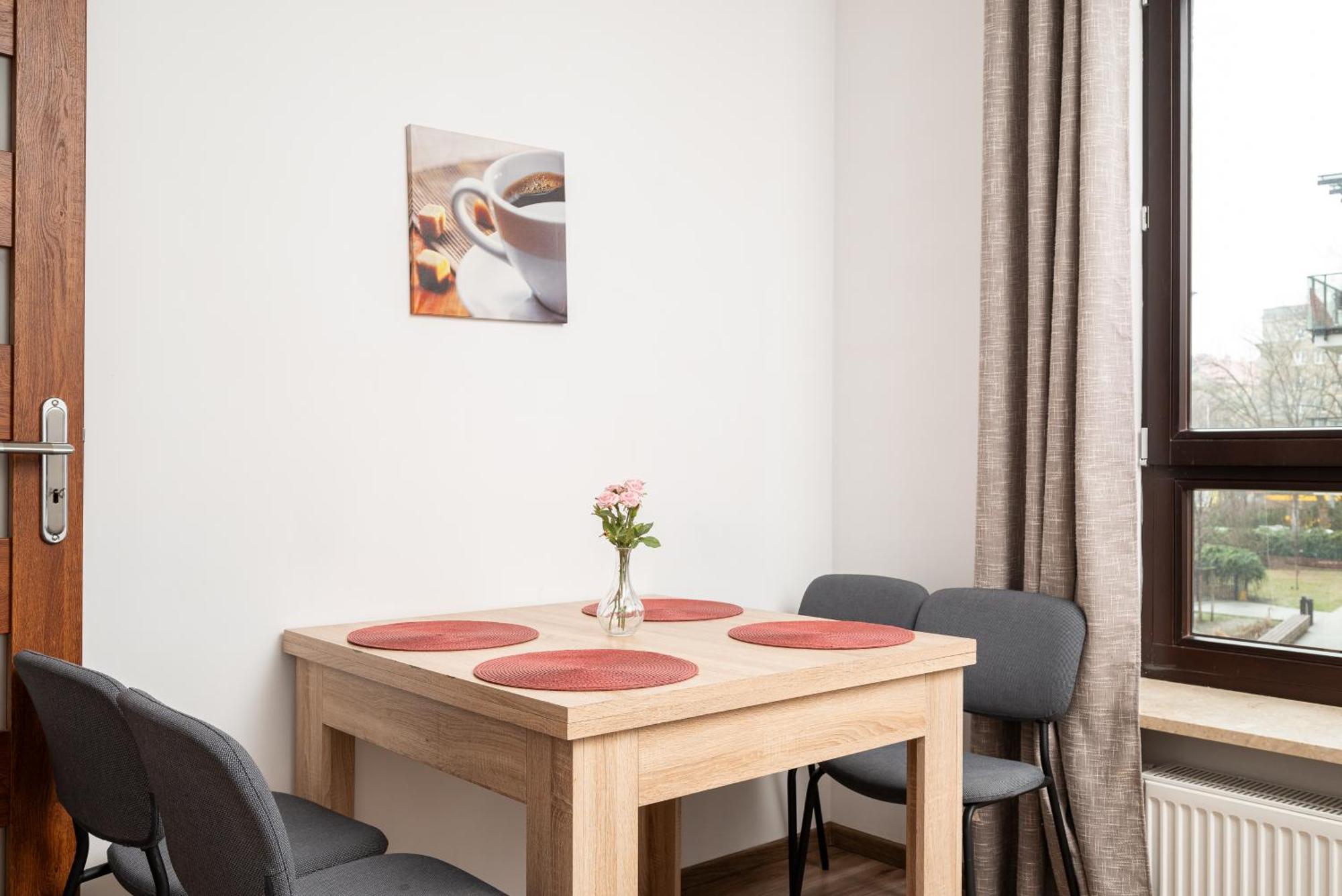 Metro Plocka Cosy Apartment Warsaw Exterior photo